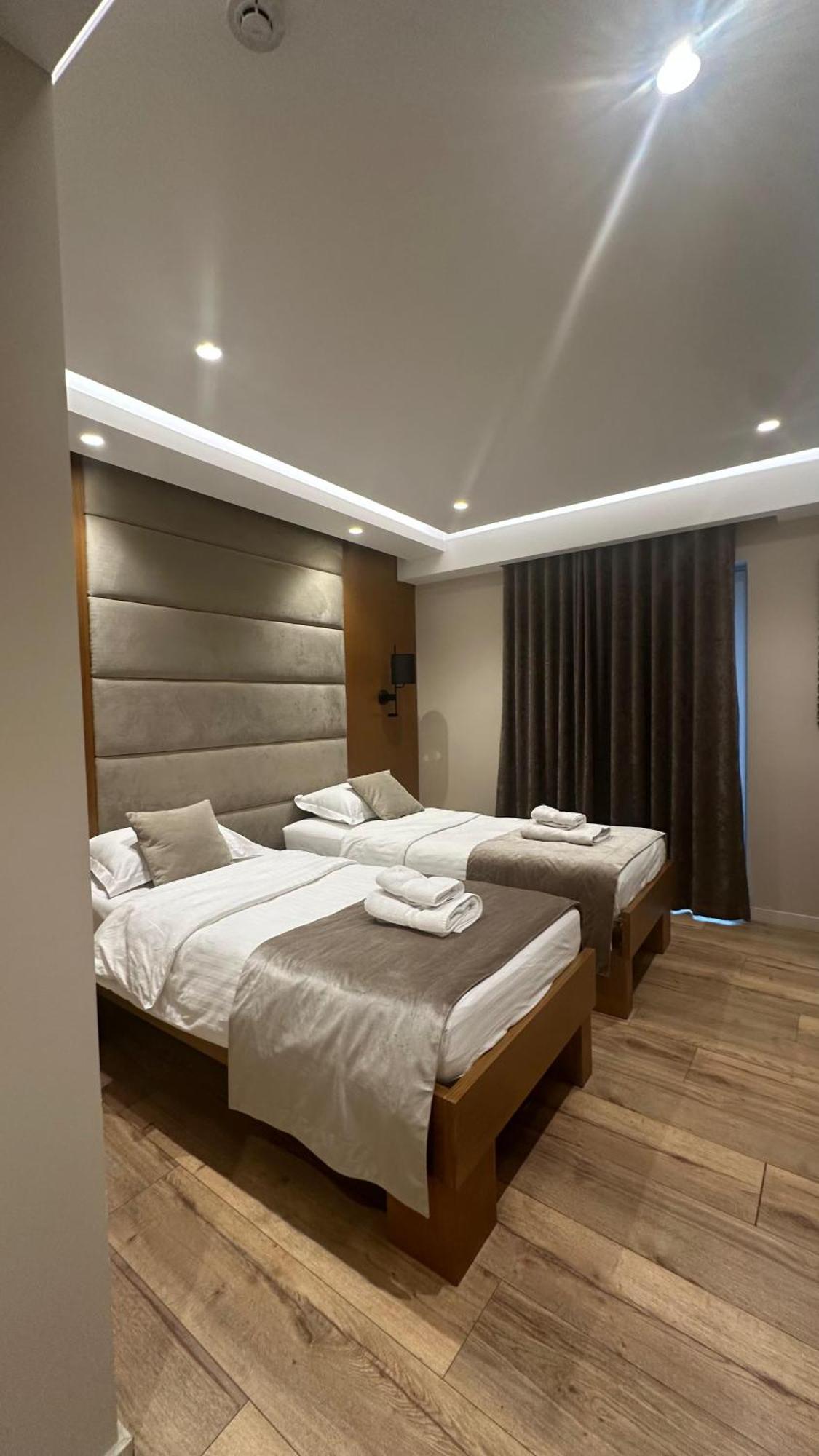 Queen Hotel 4*