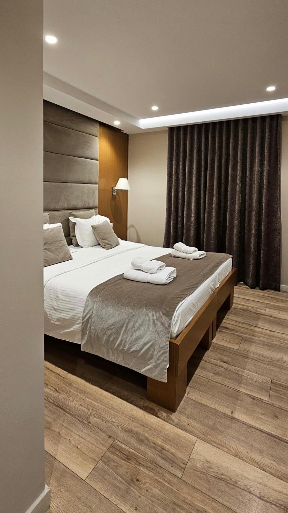Hotel Queen