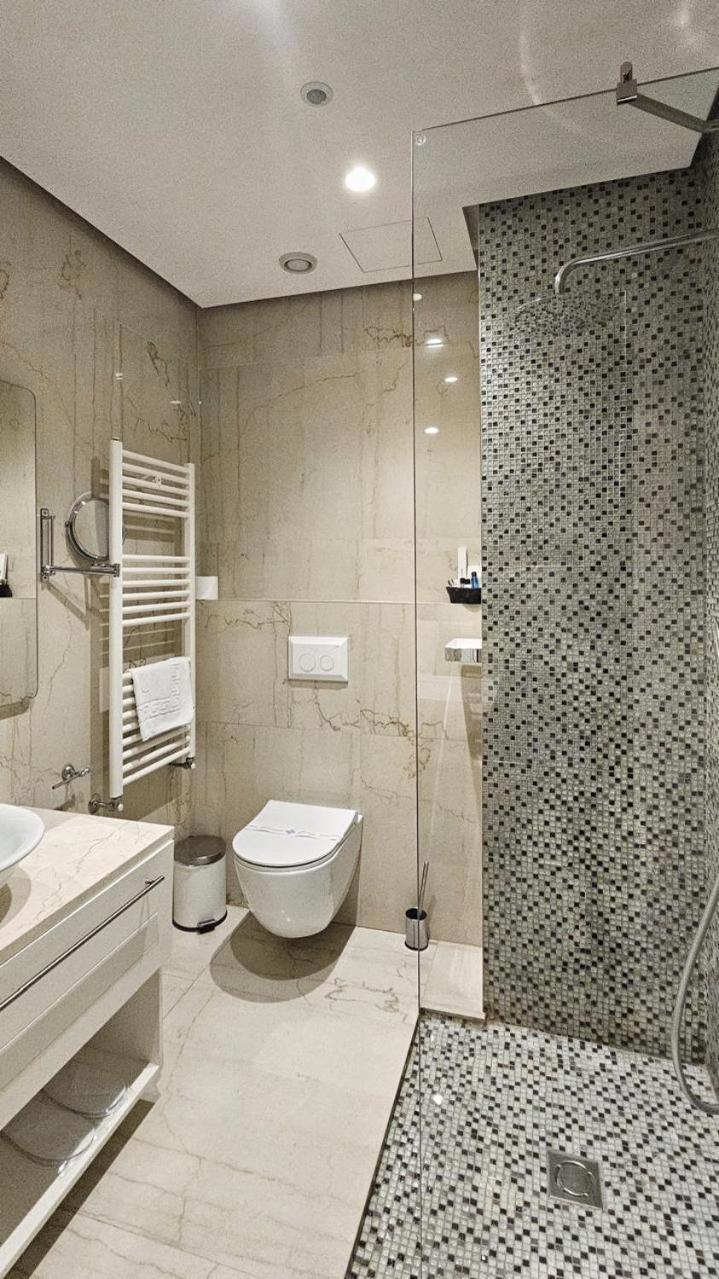 Hotel Queen Selitë e Vogël